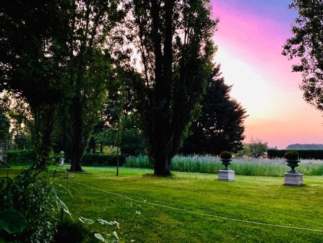 Le Manoir De Maucartier Bed & Breakfast Monnaie Eksteriør bilde