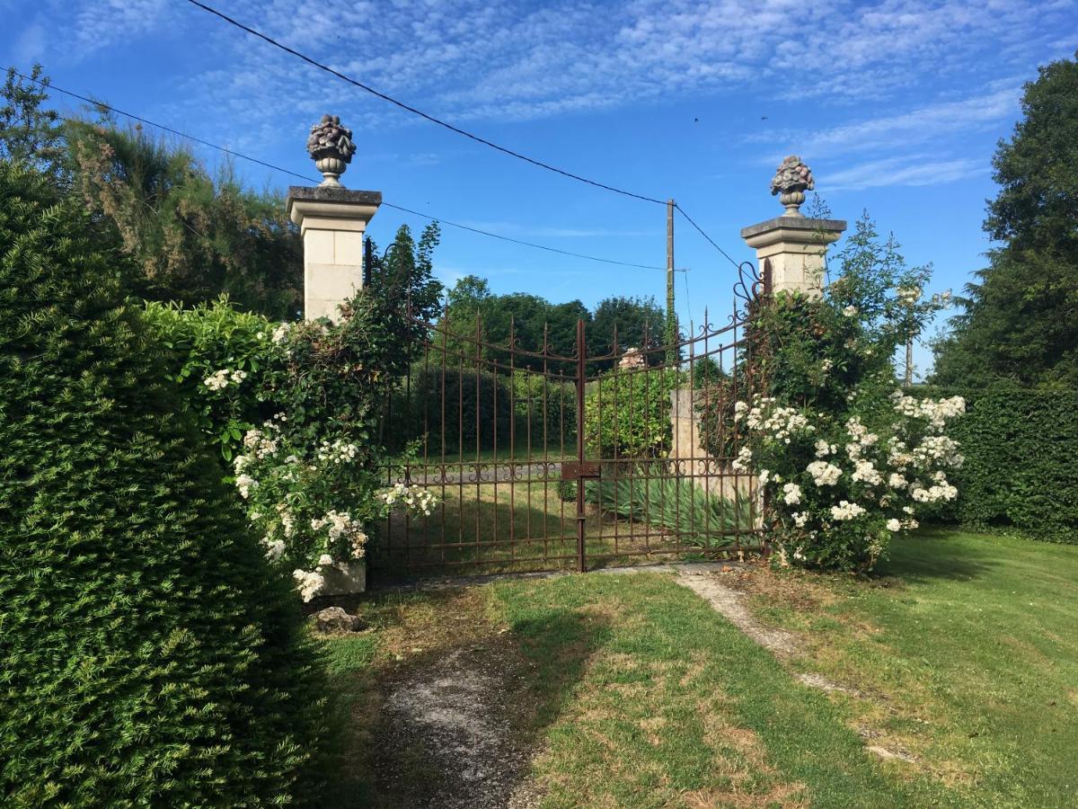 Le Manoir De Maucartier Bed & Breakfast Monnaie Eksteriør bilde