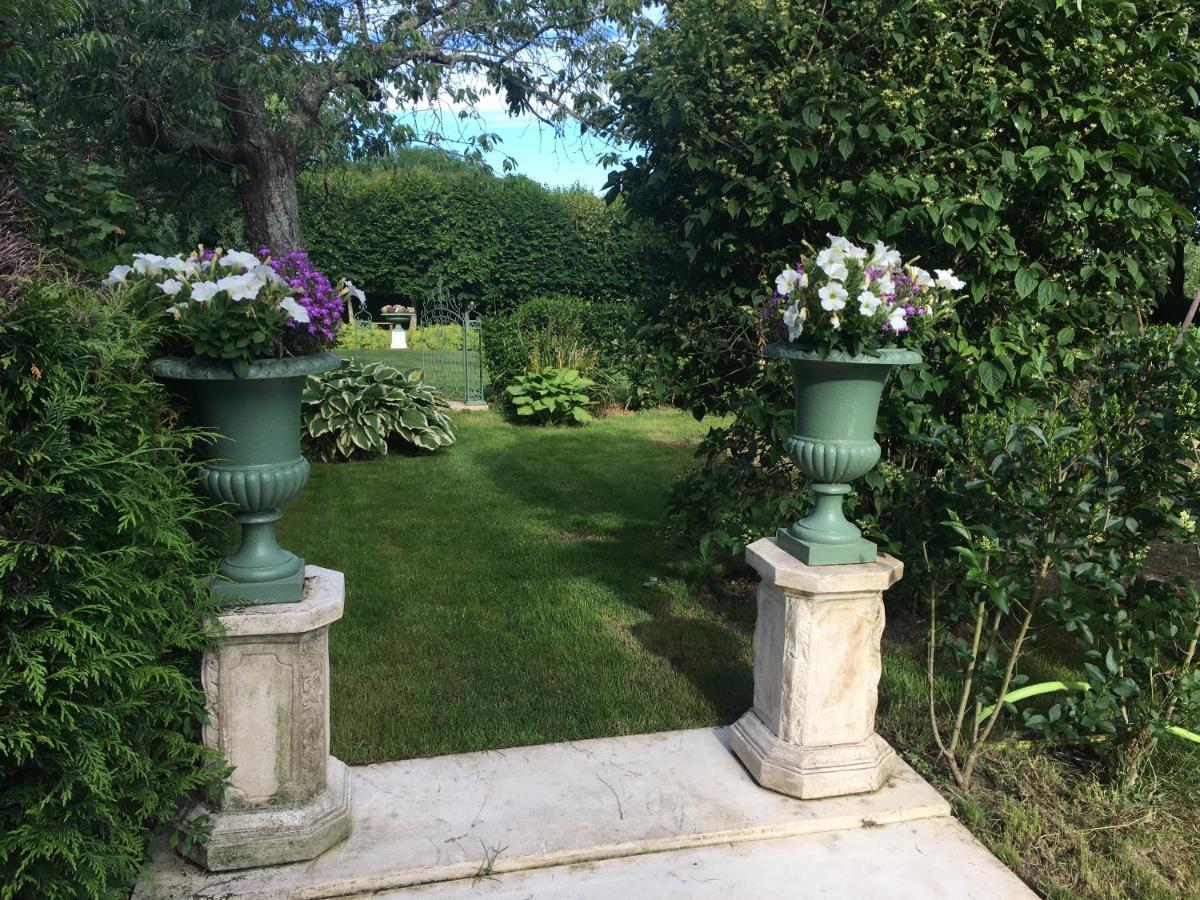Le Manoir De Maucartier Bed & Breakfast Monnaie Eksteriør bilde